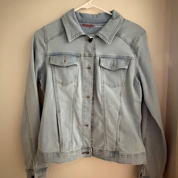 Wrangler Women's Light Blue Jean Jacket - Picture 2 of 5